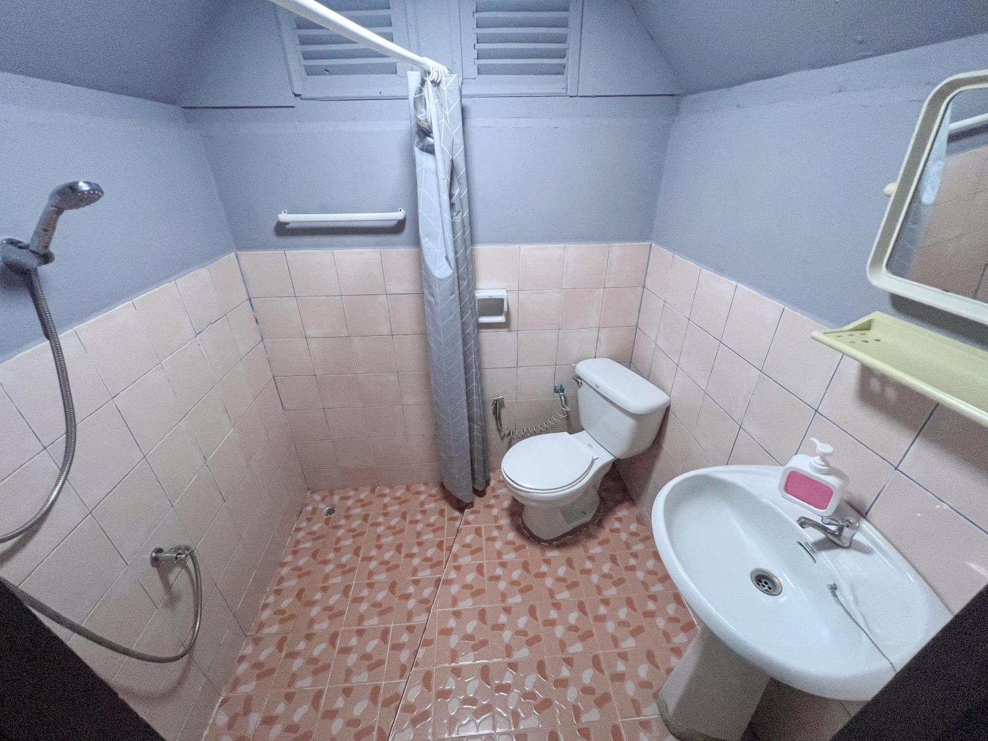 Butterfly Hostel, باي المظهر الخارجي الصورة