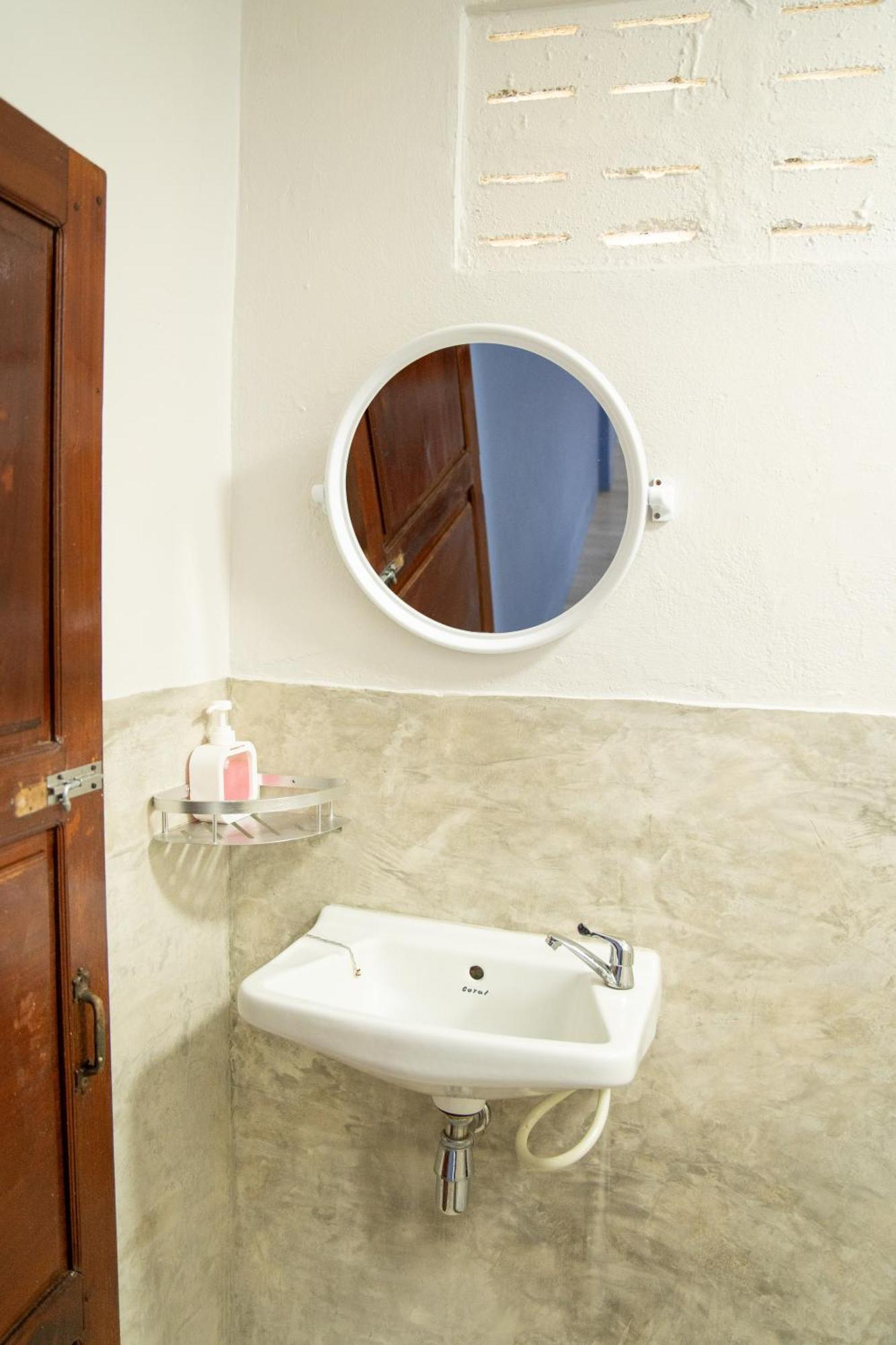 Butterfly Hostel, باي المظهر الخارجي الصورة